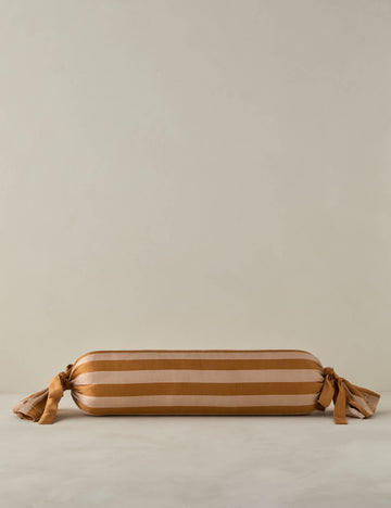 #color::gold-and-champagne #style::bolster