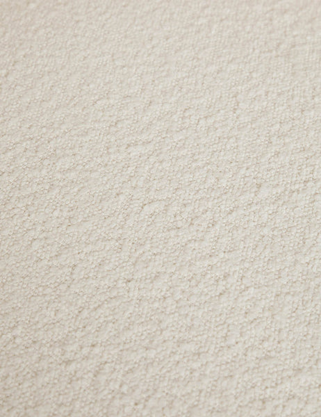#color::ivory-boucle