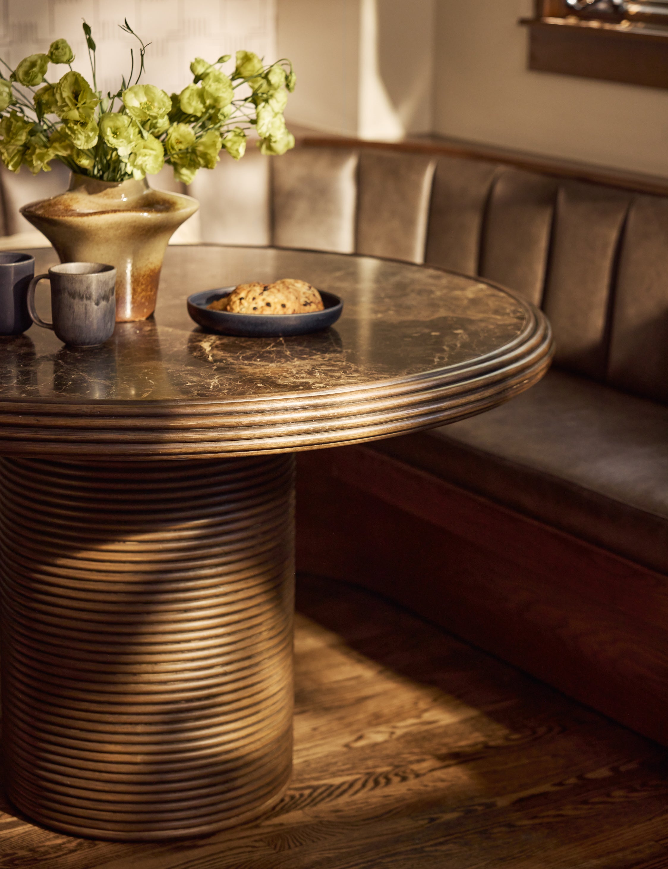 #color::smoked-oak-brown-marble