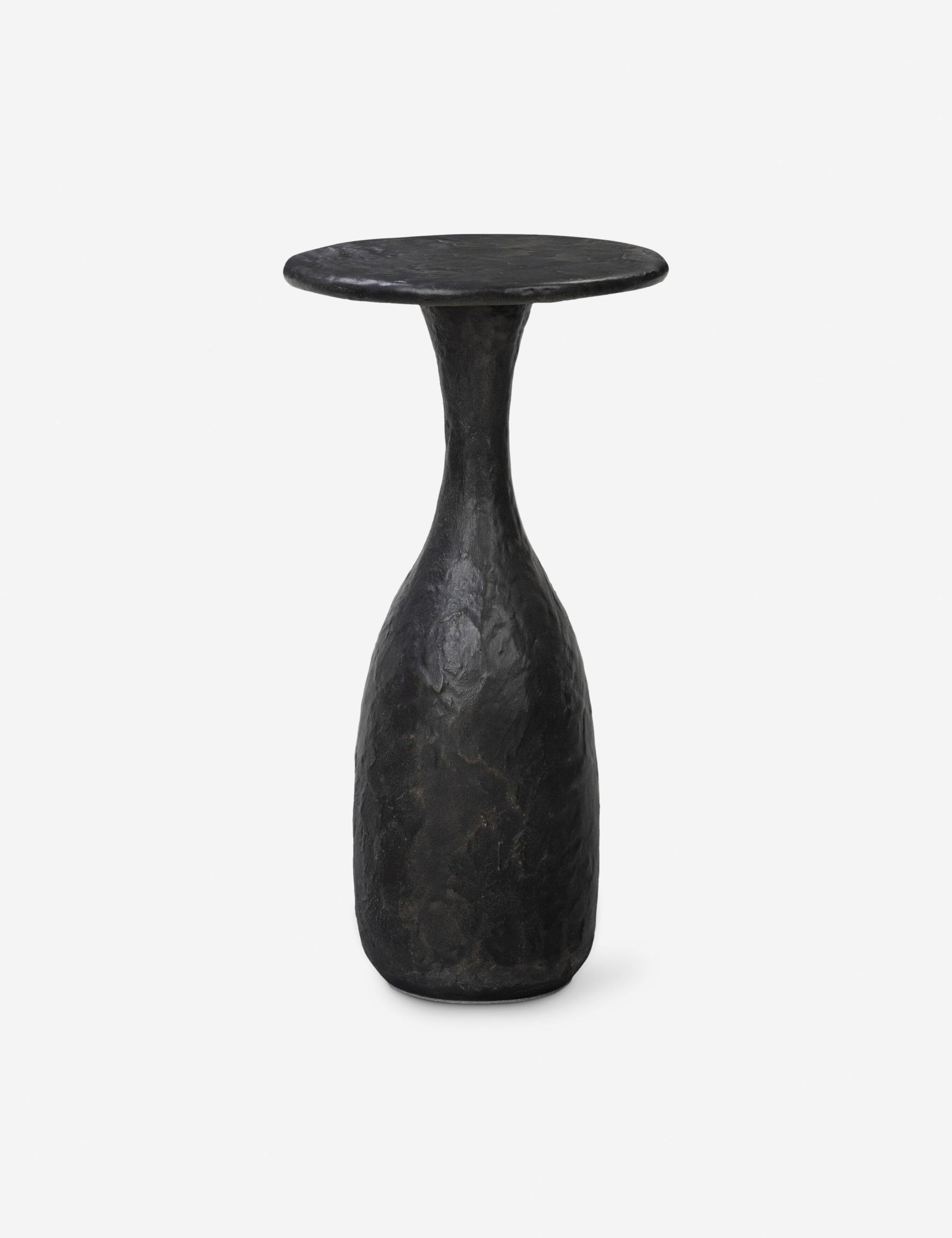 #color::black #size::tall