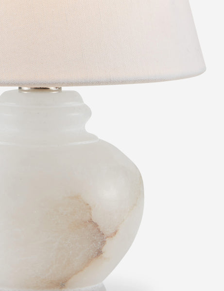 #color::white-alabaster