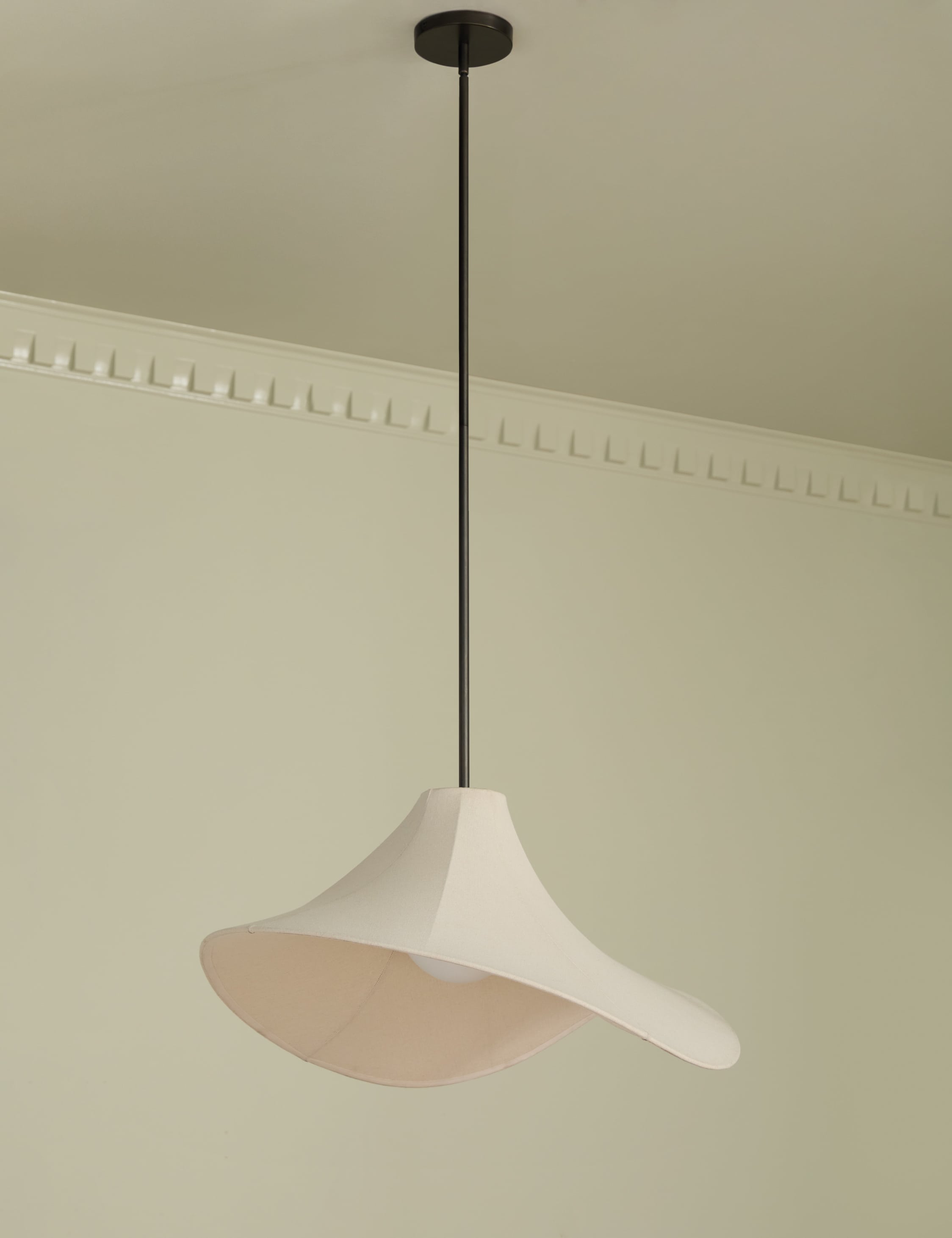 #color::ivory #size::24-dia