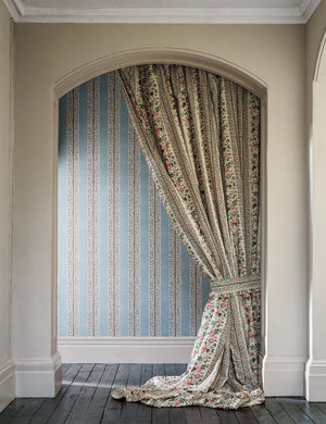 Pergola Wallpaper by Sanderson : Parchment