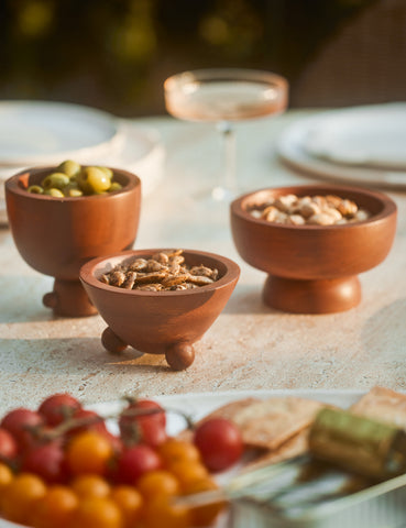 Outdoor Dinnerware + Entertaining