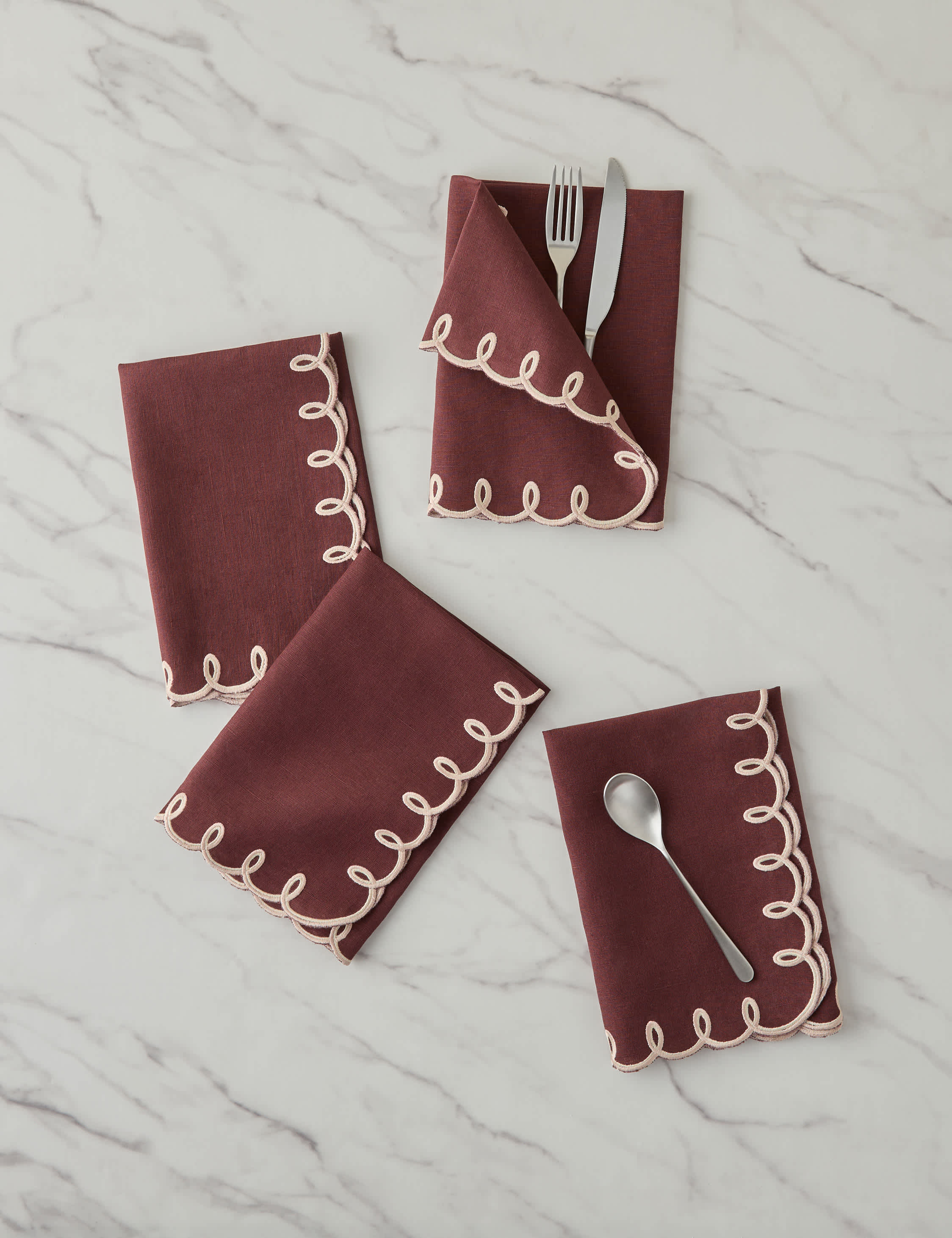 #color::mulberry #style::napkin--set-of-4