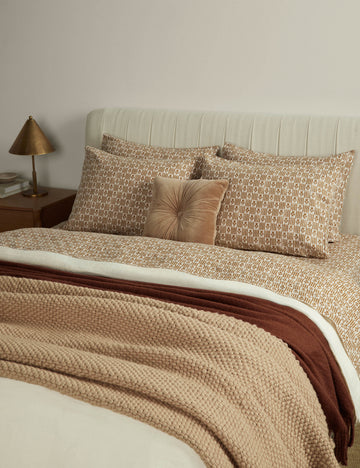 #color::marigold #size::standard #size::king