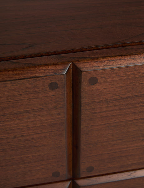 #color::vintage-brown
