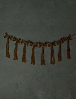 Mauree velvet bow garland