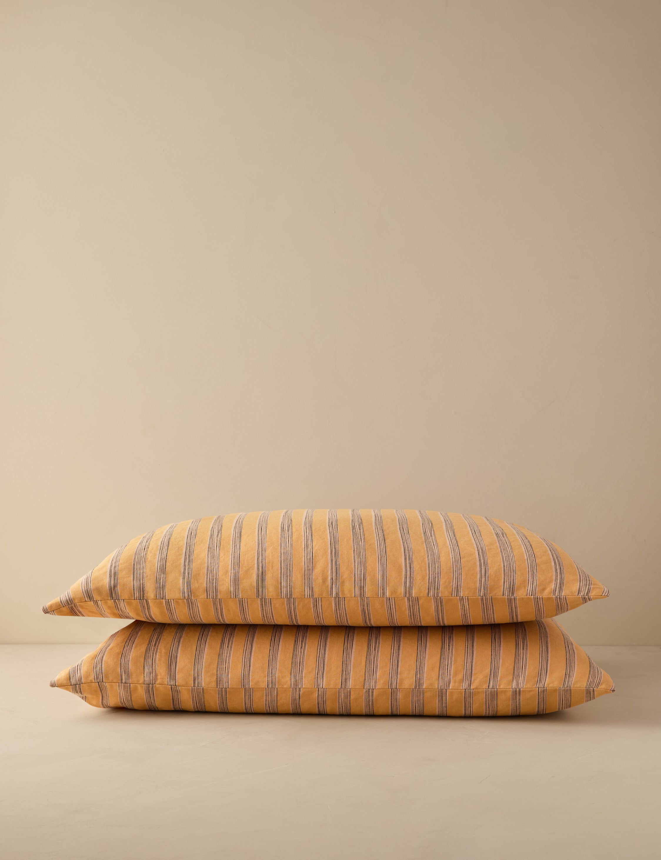#color::peach #size:standard #size::king