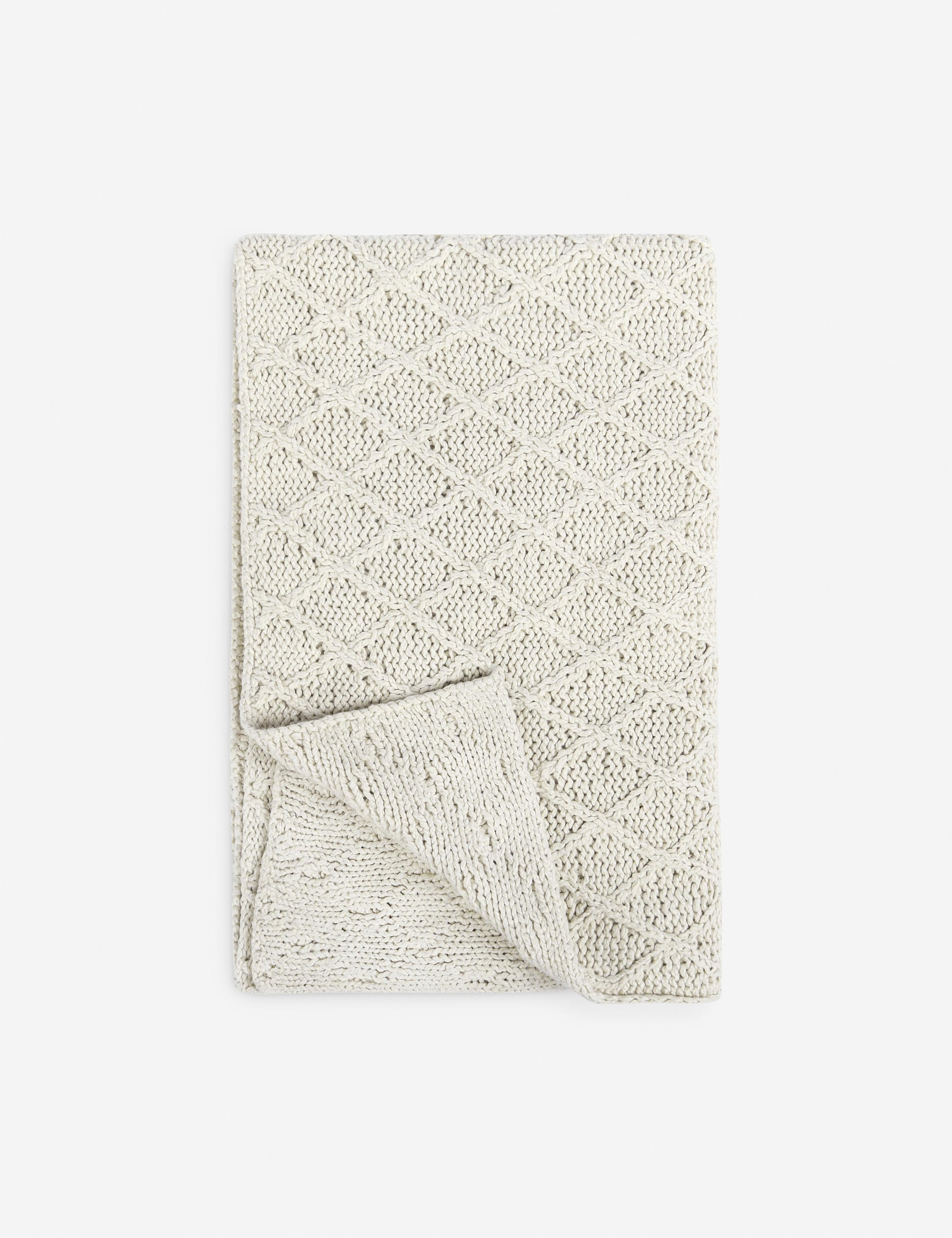 #color::ivory
