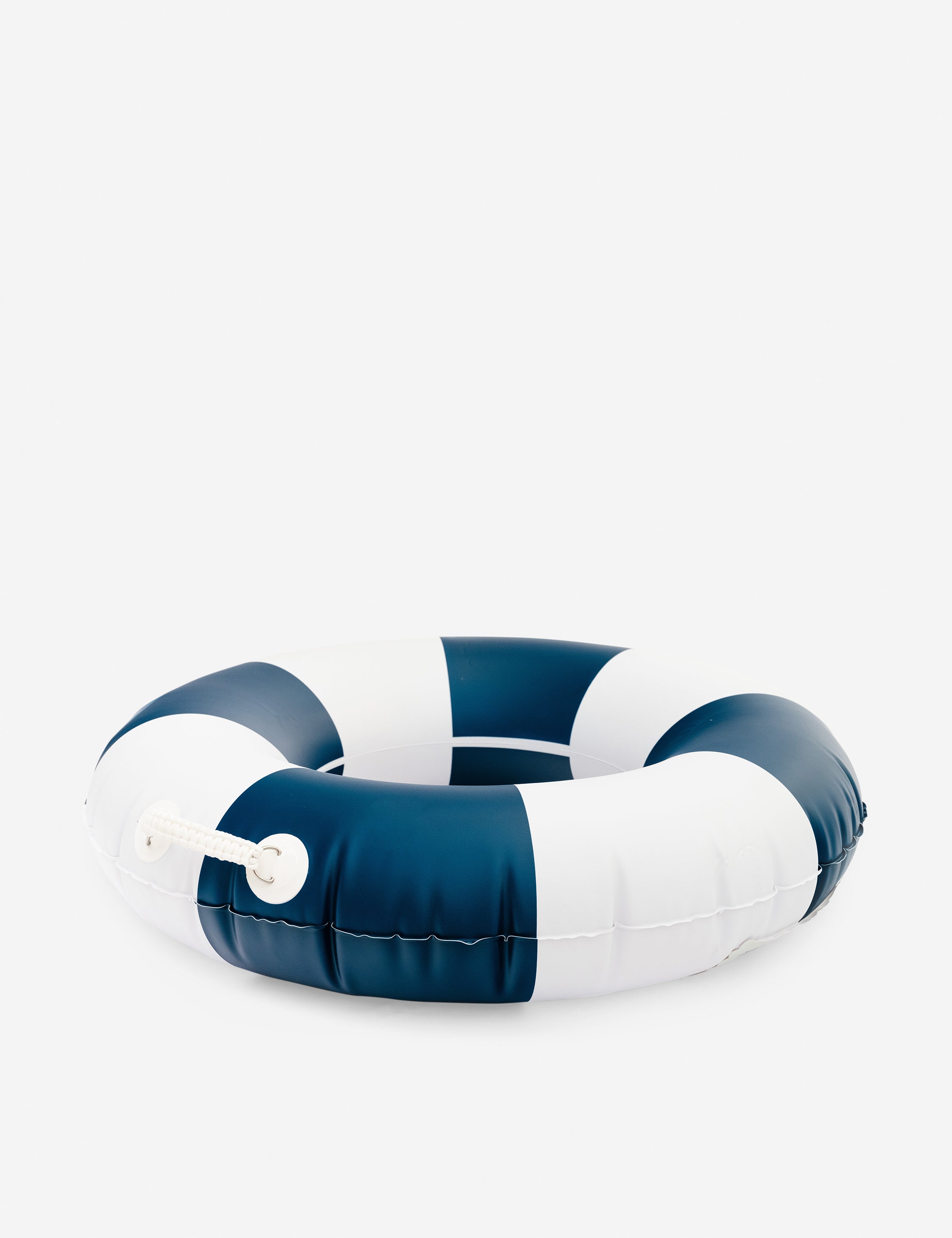 #color::rivie-white #size::small #size::large