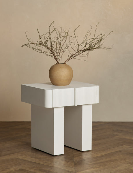 #color::ivory